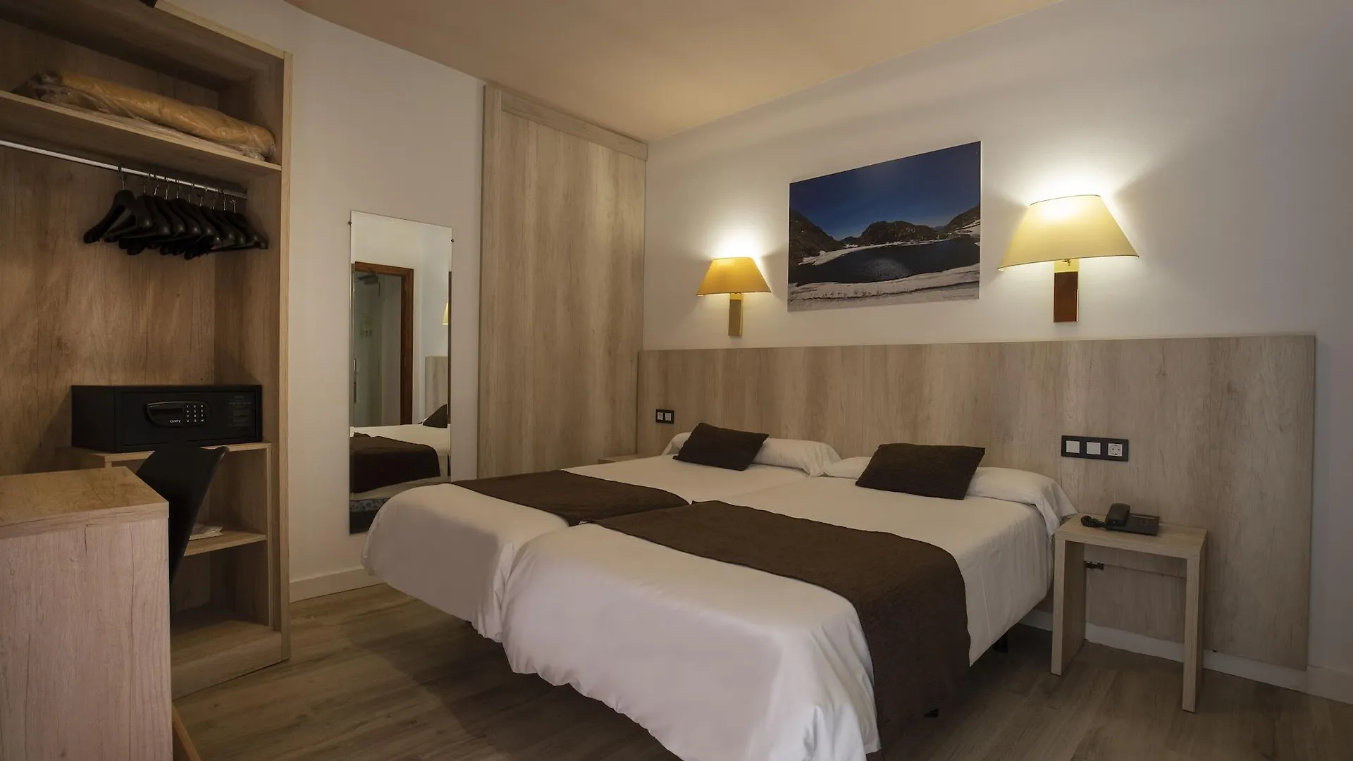 Hotel Marco Polo Ла Массана