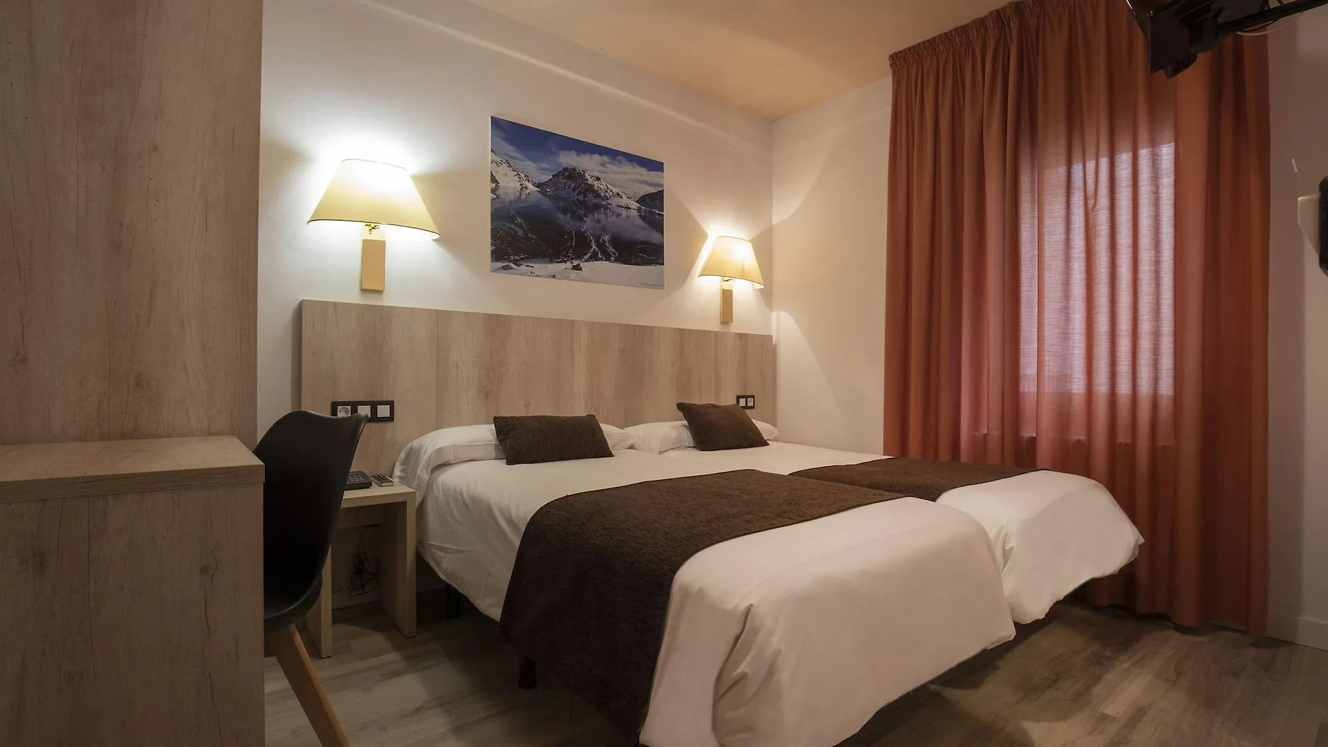 Hotel Marco Polo La Massana 3*,