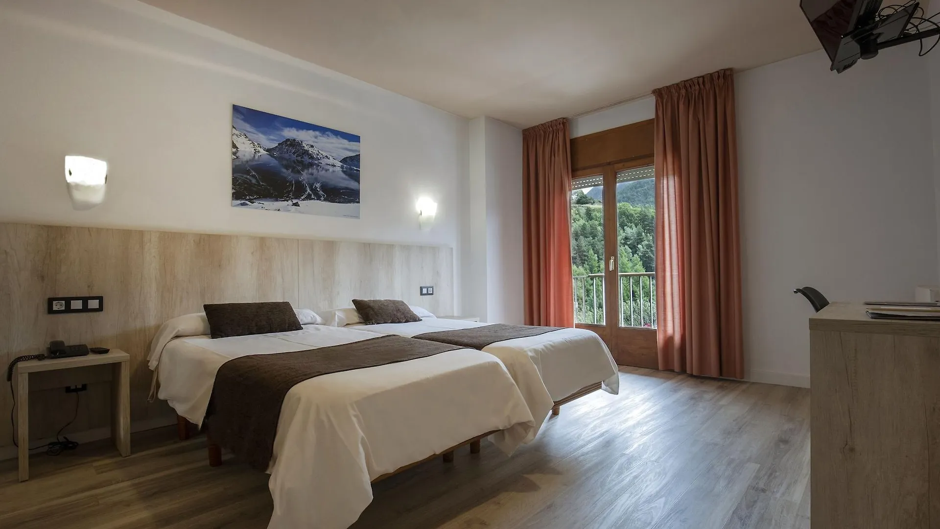 Hotel Marco Polo Ла Массана